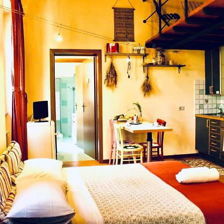 Ca' Tomassino Holiday Apartments 乌尔比诺 外观 照片