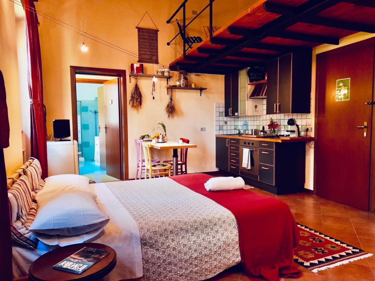 Ca' Tomassino Holiday Apartments 乌尔比诺 外观 照片