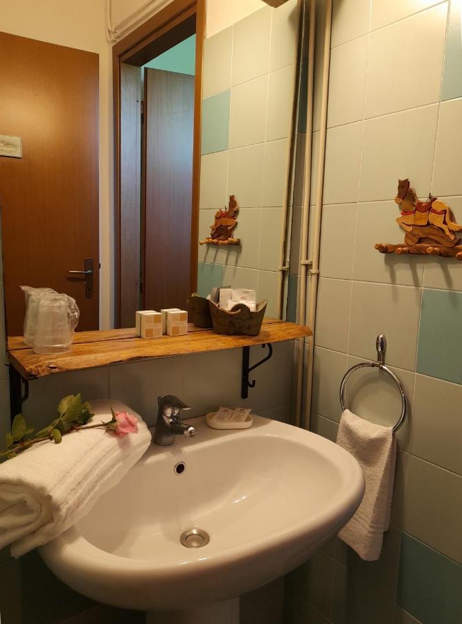 Ca' Tomassino Holiday Apartments 乌尔比诺 外观 照片